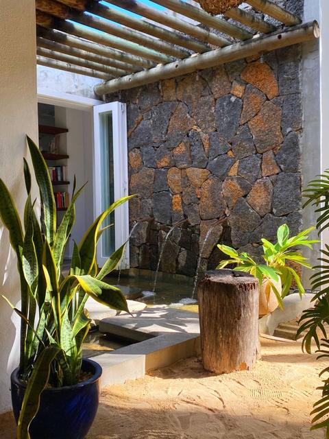 Un patio de pierre